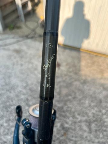 Vishengels +rodpot beschikbaar voor biedingen