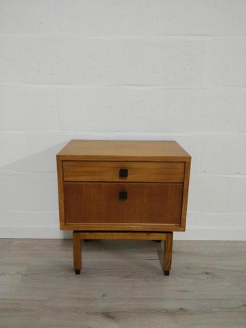 Vintage midcentury nachtkastje | kastje retro beschikbaar voor biedingen