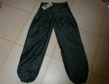 Jean baggy bleu foncé 36 (S) NEUF beschikbaar voor biedingen