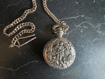 Antieke klok in werkende staat beschikbaar voor biedingen