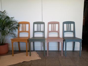 Upcycled houten stoelen  beschikbaar voor biedingen