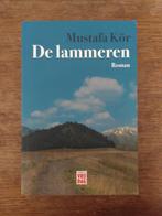 De Lammeren / Mustafa Kör, Mustafa Kör, Gelezen, Ophalen of Verzenden, Nederland