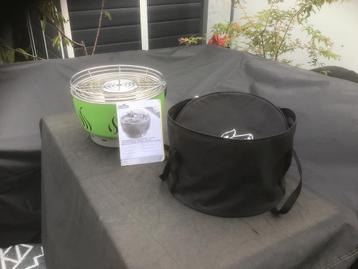 Houtskool tafelbarbecue beschikbaar voor biedingen