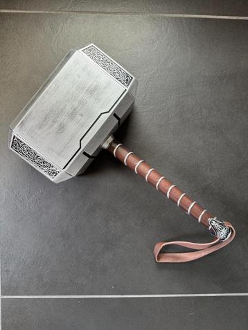Mjolnir Hammer Thor beschikbaar voor biedingen