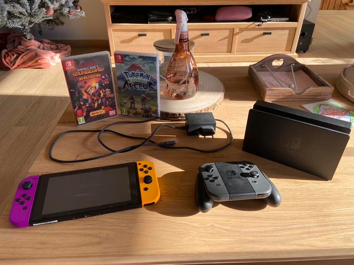 Nintendo switch (eerste versie), Games en Spelcomputers, Spelcomputers | Nintendo Switch, Zo goed als nieuw, Ophalen