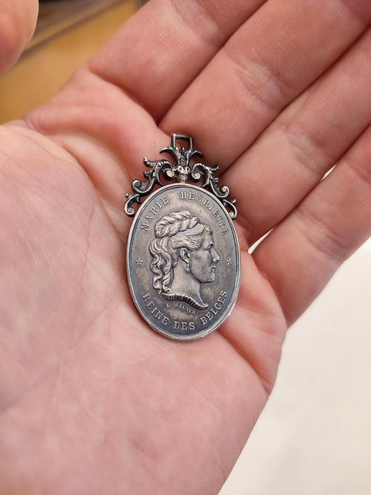 Zilveren medaille 1878 souvenir zilver jubileum Leopold 2, Postzegels en Munten, Penningen en Medailles, Zilver, Ophalen of Verzenden