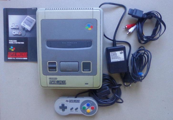 Super Nintendo + aansluitkabels + originele controller, Games en Spelcomputers, Spelcomputers | Nintendo Super NES, Gebruikt, Met 1 controller