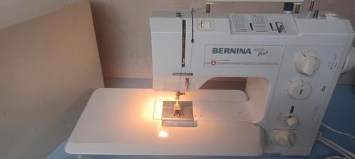 Machine à coudre bernina 1000 plus identique que la 1008, Hobby & Loisirs créatifs, Machines à coudre & Accessoires, Comme neuf