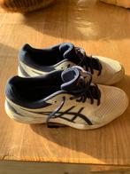 Volleybalschoenen asics, Sport en Fitness, Volleybal, Ophalen of Verzenden, Zo goed als nieuw, Schoenen