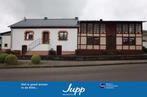 Eengezinswoning inclusief voormalige werkplaats, garage., Immo, Buitenland, Dorp, 5 kamers, Woonhuis, 146 m²