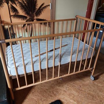 lit cage bébé  beschikbaar voor biedingen