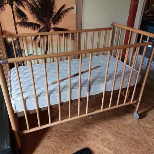 lit cage bébé, Kinderen en Baby's, Babywiegjes en Ledikanten, Zo goed als nieuw, Ledikant, Ophalen