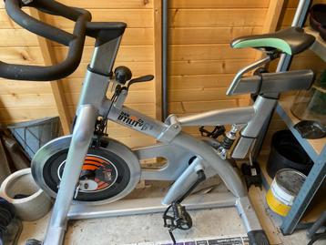 Spinningfiets in mooie staat beschikbaar voor biedingen