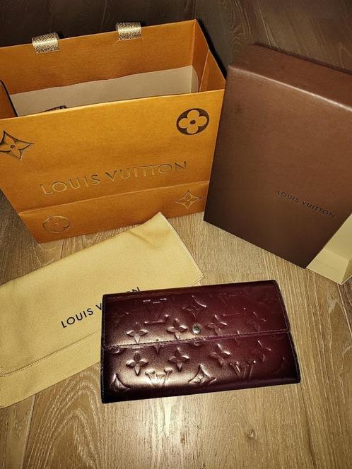 Sarah wallet M91983 LOUIS VUITTON, Handtassen en Accessoires, Portemonnees, Gebruikt, Overige merken, Rood, Leder, Ophalen of Verzenden