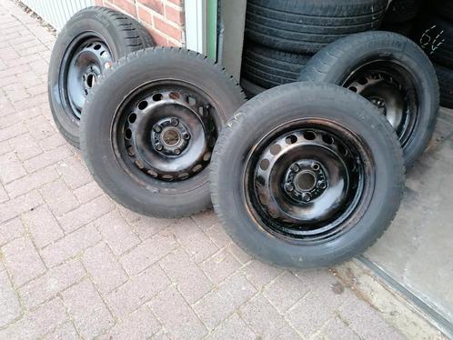 Vw Caddy, Golf 15 inch stalen velgen met winterbanden, Auto diversen, Wieldoppen, Ophalen