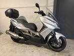 Kawasaki J300 luxescooter met topcase (bj 2015), Motoren, Scooter, 300 cc, Bedrijf, 12 t/m 35 kW