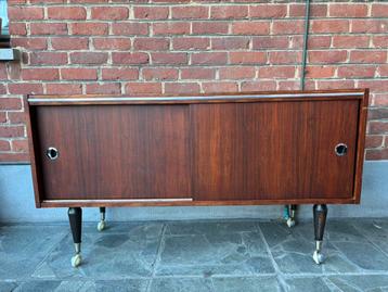 Vintage dressoir palissander beschikbaar voor biedingen