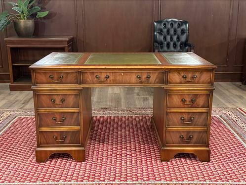 Klassiek Engels bureau #515, Huis en Inrichting, Bureaus, Zo goed als nieuw, Bureau, Ophalen of Verzenden