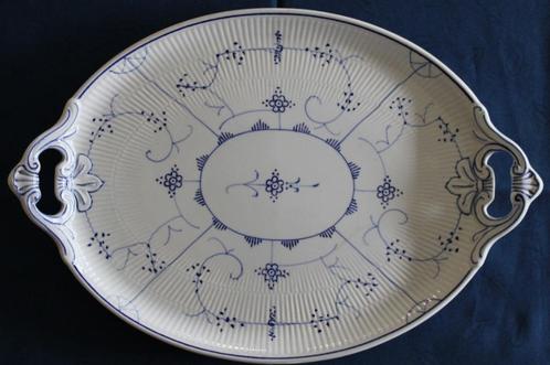 Zeldzamere ovale schaal met oortjes~~Villeroy Boch Dresden~~, Antiek en Kunst, Antiek | Keramiek en Aardewerk, Ophalen of Verzenden