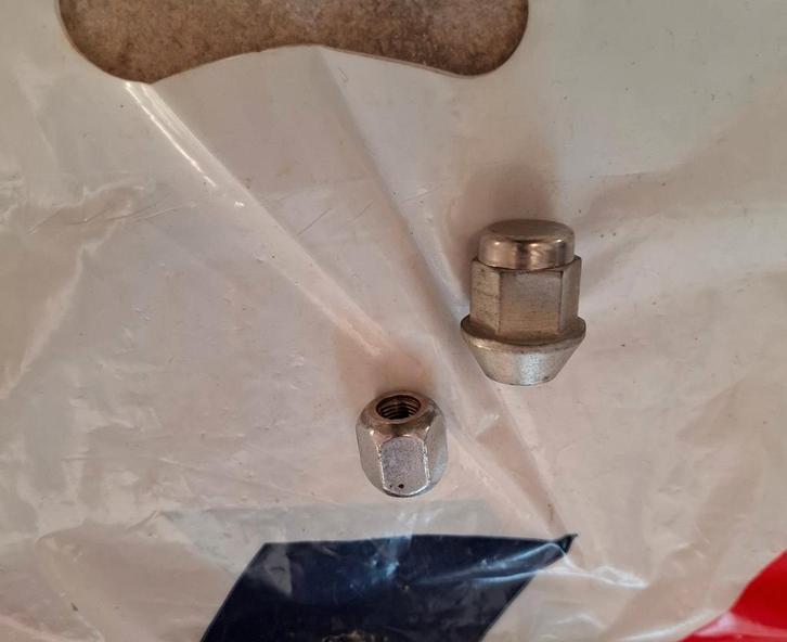 LOT 2x Boulons de roues MINI BRITISH LEYLAND AUSTIN Mk2-3-4, Auto-onderdelen, Klein materiaal, Mini, Gebruikt, Ophalen