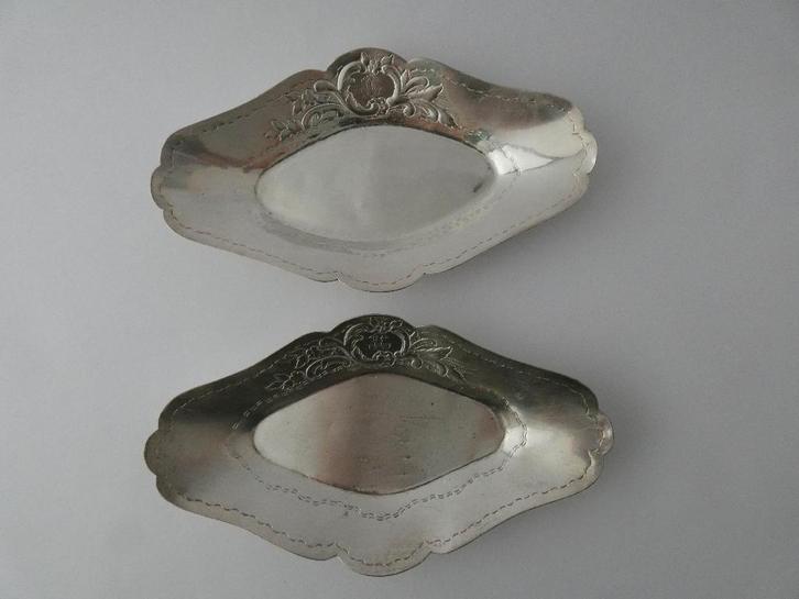 2 plats en métal argenté, Antiquités & Art, Antiquités | Argent & Or, Argent, Enlèvement