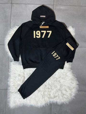 Chandal Essentials Fear of God 1977 beschikbaar voor biedingen