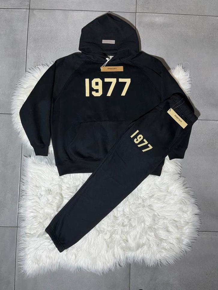Chandal Essentials Fear of God 1977, Kleding | Heren, Sportkleding, Nieuw, Overige typen, Maat 48/50 (M), Zwart, Ophalen of Verzenden