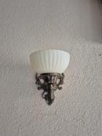 Klassieke wandlamp met glazen kap, Huis en Inrichting, Lampen | Wandlampen, Ophalen, Gebruikt