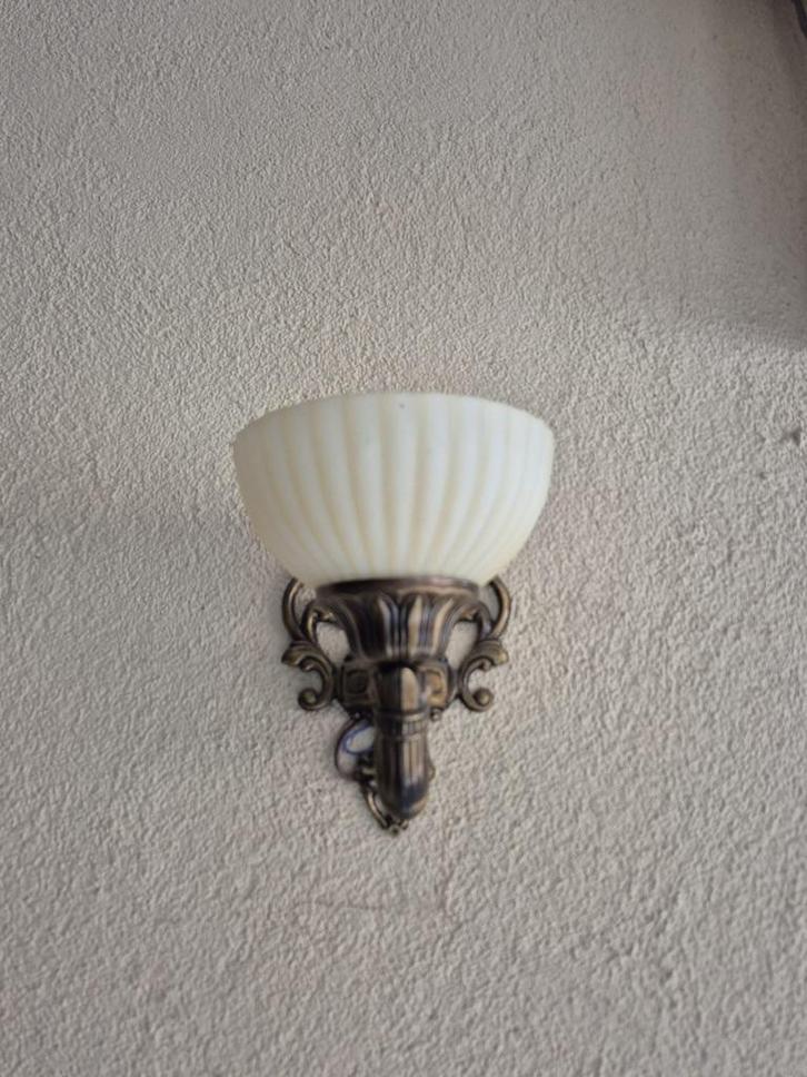 Klassieke wandlamp met glazen kap, Huis en Inrichting, Lampen | Wandlampen, Gebruikt, Ophalen