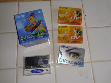8 cassettes Mini-DV + Sony head cleaner beschikbaar voor biedingen