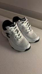 Chanel low top sneakers, Kleding | Dames, Schoenen, Ophalen, Wit, Nieuw, Sneakers