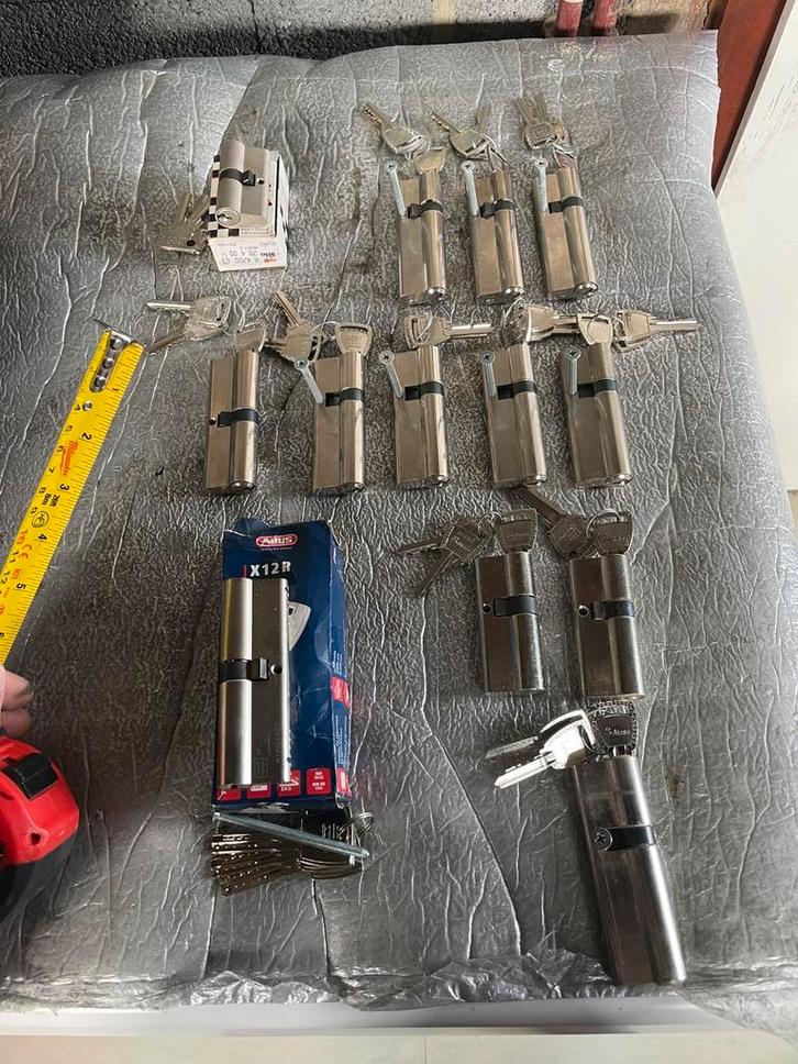 Beschrijving – Groot lot deurcilinders met sleutels, Bricolage & Construction, Serrurerie de bâtiment & Dispositif de fermeture