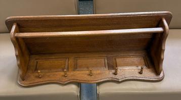 Eiken houten kapstok beschikbaar voor biedingen