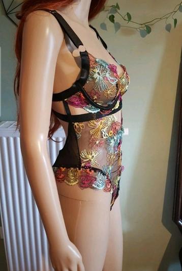 Lingerie kleurrijke kant, Enlèvement