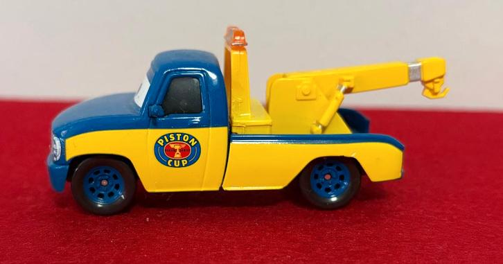 Disney Piston Cup Tow Die Cast 1:55, Hobby en Vrije tijd, Modelauto's | Overige schalen, Nieuw, Auto, Ophalen of Verzenden