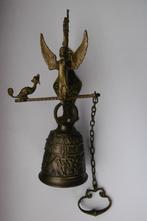 2 antieke bellen met klingel, Ophalen