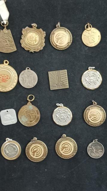 16 MEDAILLES SPORT beschikbaar voor biedingen