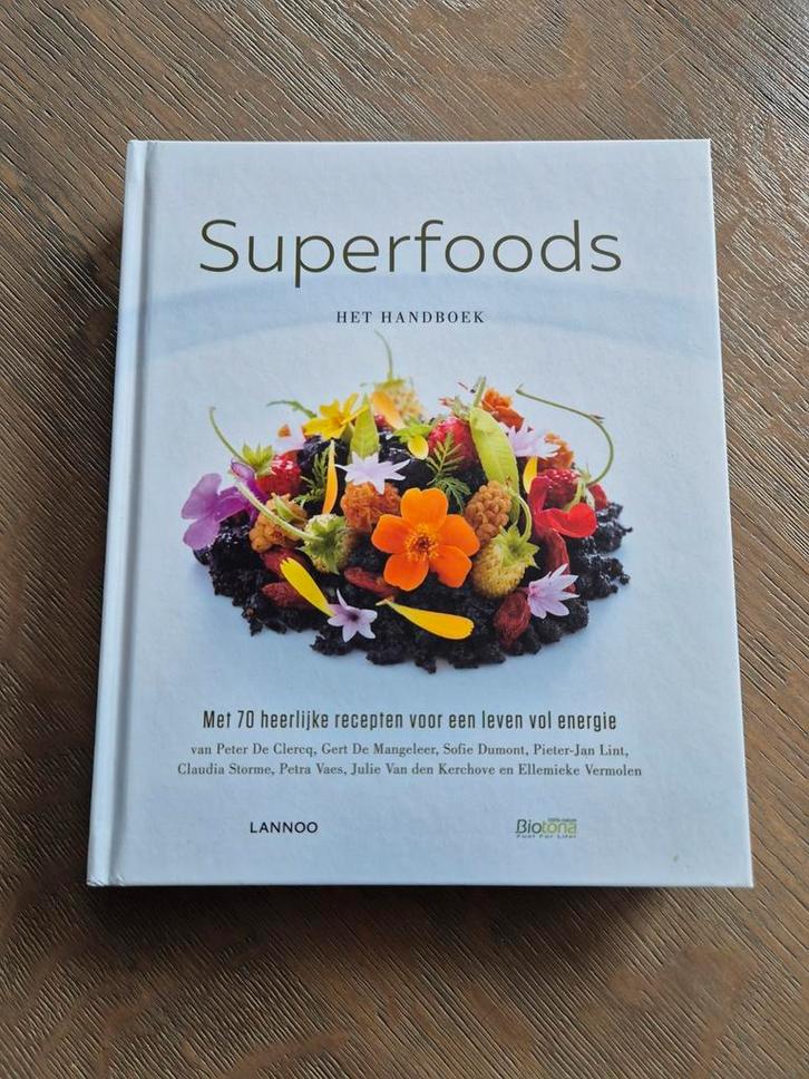 Biotona - Superfoods - het handboek, Boeken, Kookboeken, Zo goed als nieuw, Ophalen