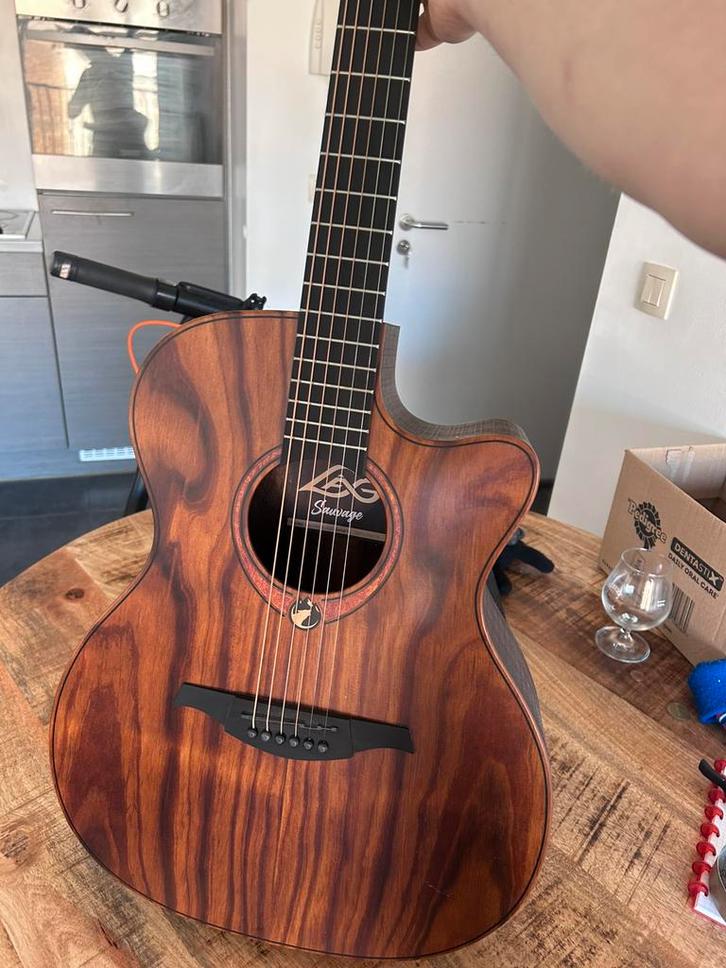 Lag semi akoustische steel string, Muziek en Instrumenten, Snaarinstrumenten | Gitaren | Akoestisch, Zo goed als nieuw, Ophalen