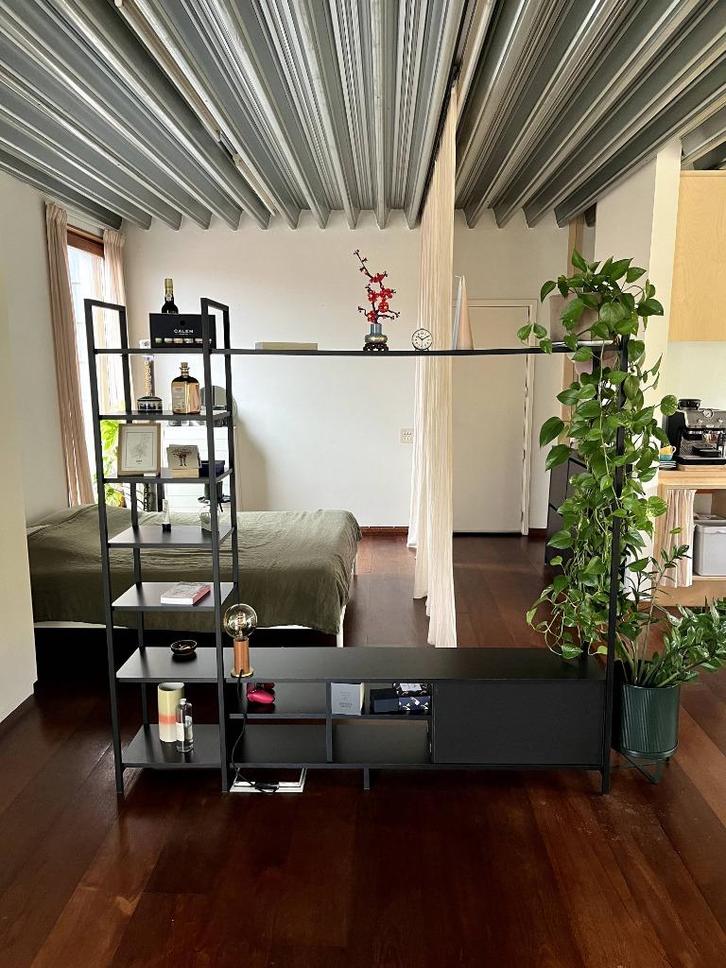 Zwarte houten TV-meubel kast, Maison & Meubles, Armoires | Mobilier de télévision, Comme neuf, 150 à 200 cm, 100 à 150 cm, 25 à 50 cm