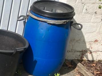 Regenton met deksel h 80 cm 125 l beschikbaar voor biedingen