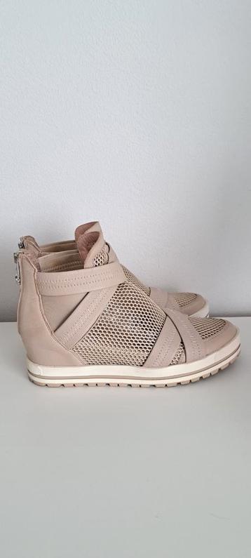 Sneakers Marc Cain maat 37 beschikbaar voor biedingen