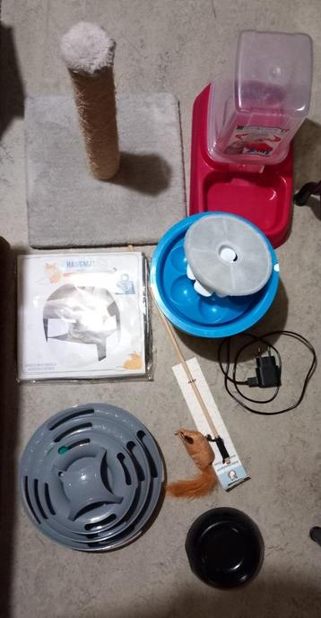 Set accessoires voor katten of kittens  beschikbaar voor biedingen