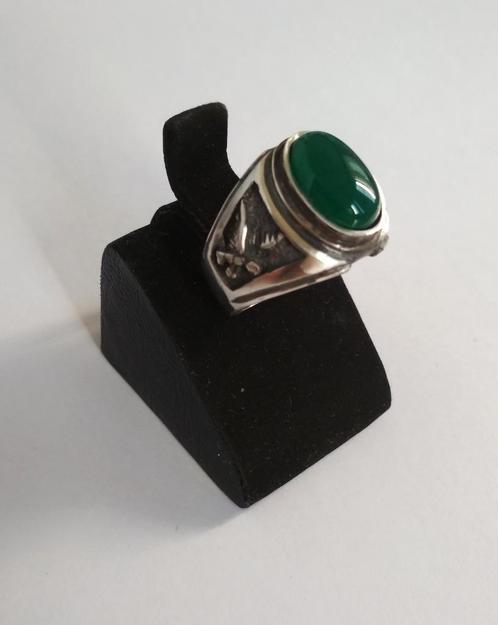Zilveren herenring met natuurlijke groene chalcedoon, Handtassen en Accessoires, Ringen, Nieuw, Heer, 20 of groter, Zilver, Zilver