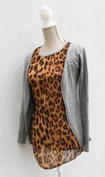 Mooie grijze trui/blouse met print maat S/M - origineel, Kleding | Dames, Truien en Vesten, Nieuw, Ophalen of Verzenden, CC Fashion