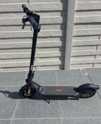 Segway ninebot kickscooter F2e in nieuwstaat, Fietsen en Brommers, Steps, Ophalen, Zo goed als nieuw, Elektrische step (E-scooter)