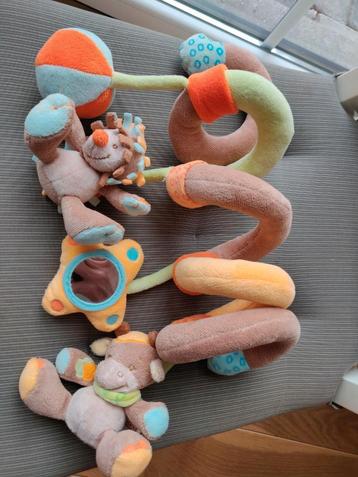 Spirale d'activités Nattou beschikbaar voor biedingen