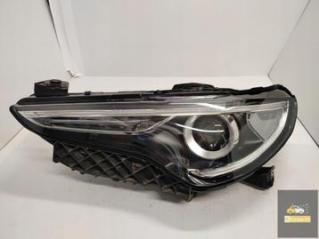 Alfa Romeo Stelvio Xenonlamp links beschikbaar voor biedingen