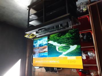 Tv en soundbar, Audio, Tv en Foto, Soundbars, Ophalen, Met ingebouwde subwoofer, Zo goed als nieuw