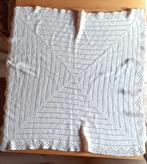 comme neuf châle fait mains au crochet crème, Comme neuf, Fait main, Enlèvement ou Envoi, Blanc